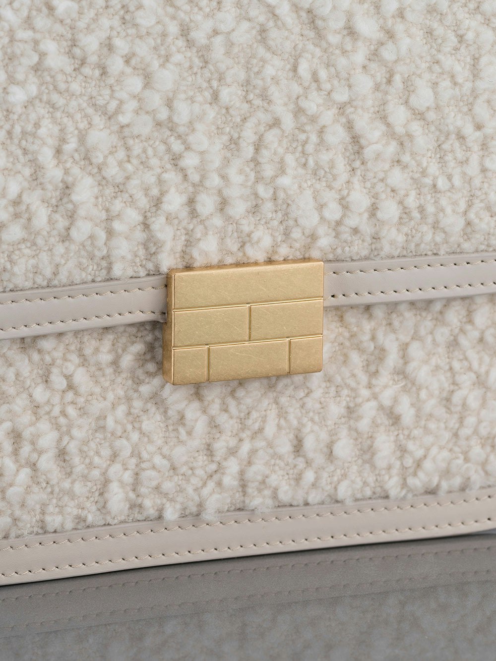 Le Signature Mini Boucle -- Off White
